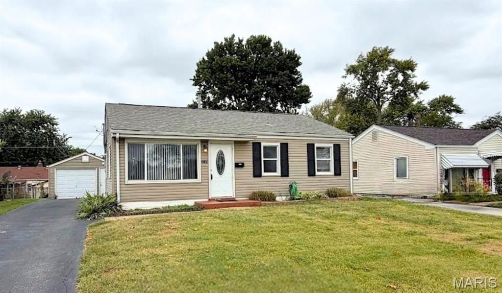 3139 Saint David Lane, St Ann, MO 63074