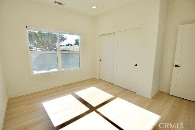 8354 Macron, Oak Hills, CA 92344