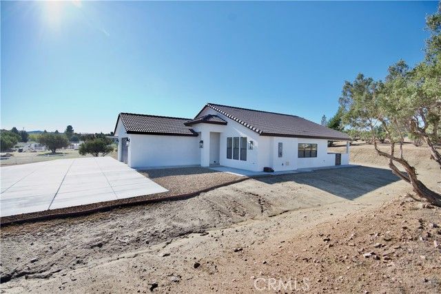 8354 Macron, Oak Hills, CA 92344