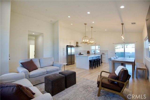 8354 Macron, Oak Hills, CA 92344