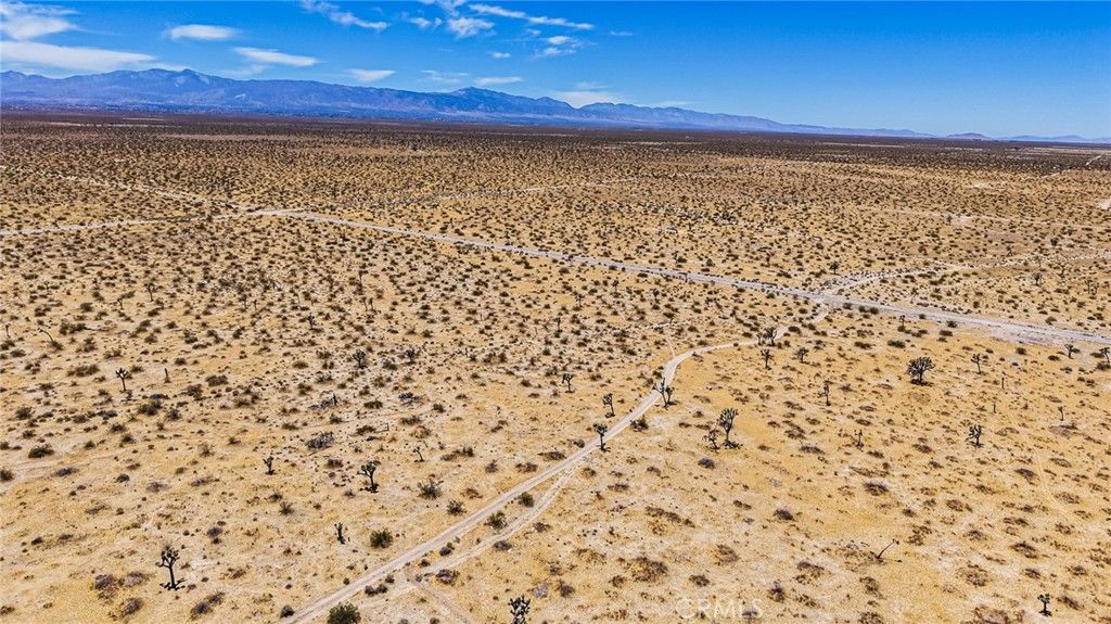 Image 9 of property listing at 18823 Richardson Road, Adelanto, CA 92301