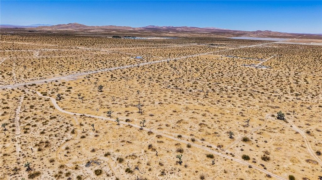 Image 13 of property listing at 18823 Richardson Road, Adelanto, CA 92301
