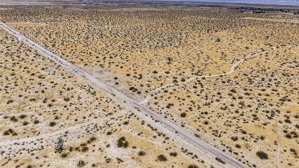 Image 16 of property listing at 18823 Richardson Road, Adelanto, CA 92301