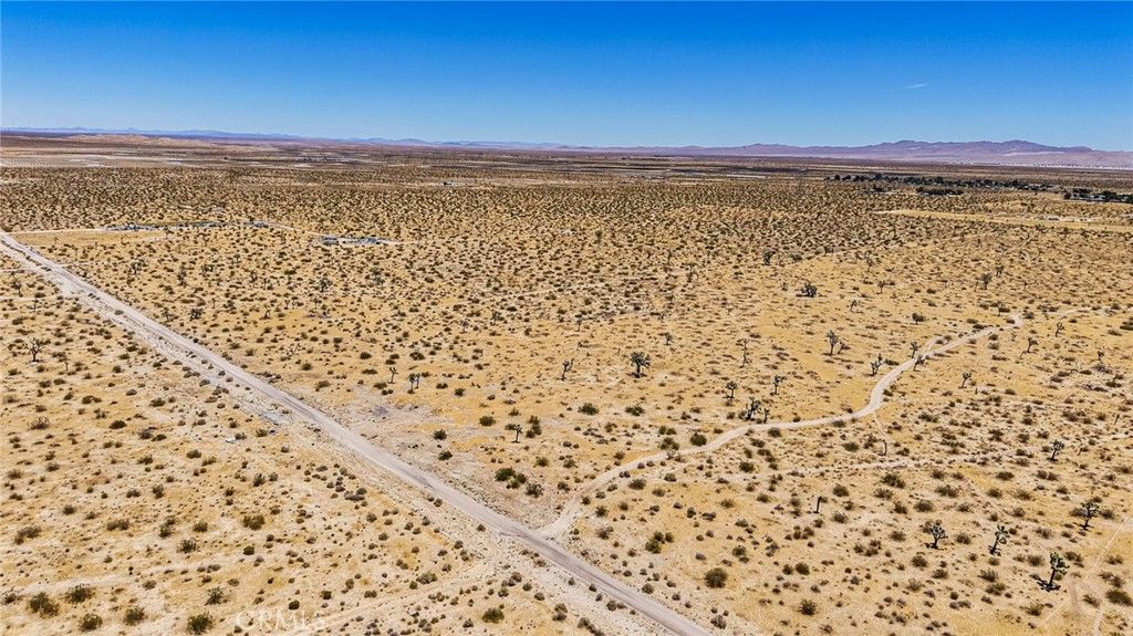 Image 17 of property listing at 18823 Richardson Road, Adelanto, CA 92301