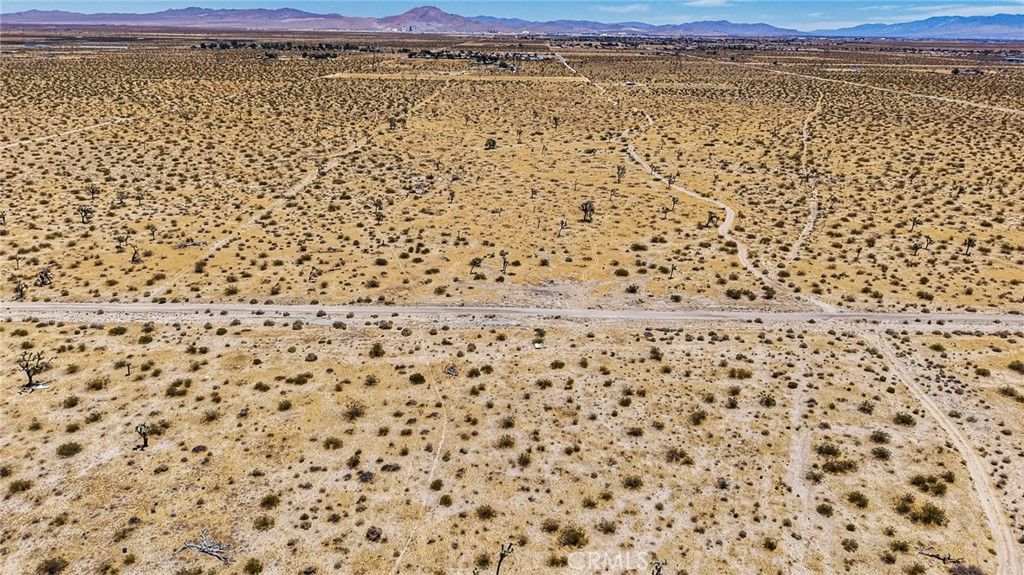 Image 18 of property listing at 18823 Richardson Road, Adelanto, CA 92301
