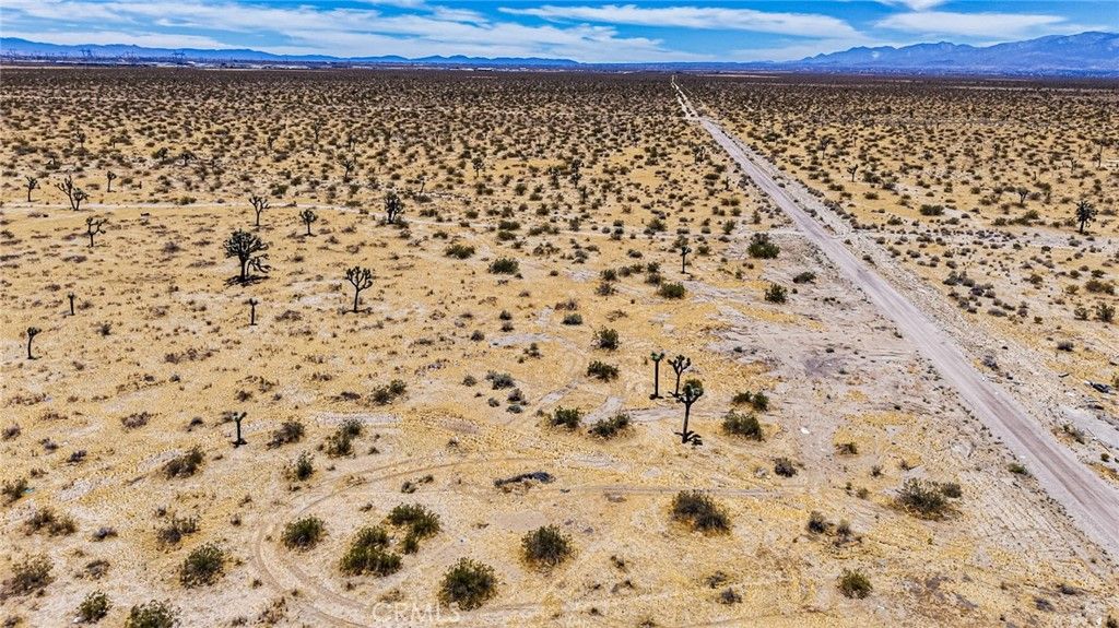 Image 26 of property listing at 18823 Richardson Road, Adelanto, CA 92301
