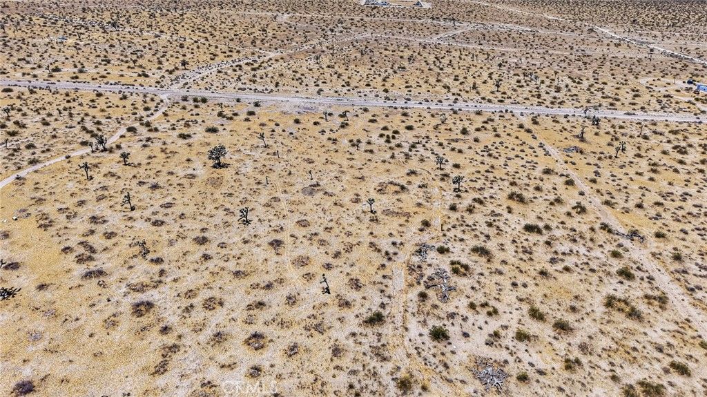 Image 5 of property listing at 18823 Richardson Road, Adelanto, CA 92301