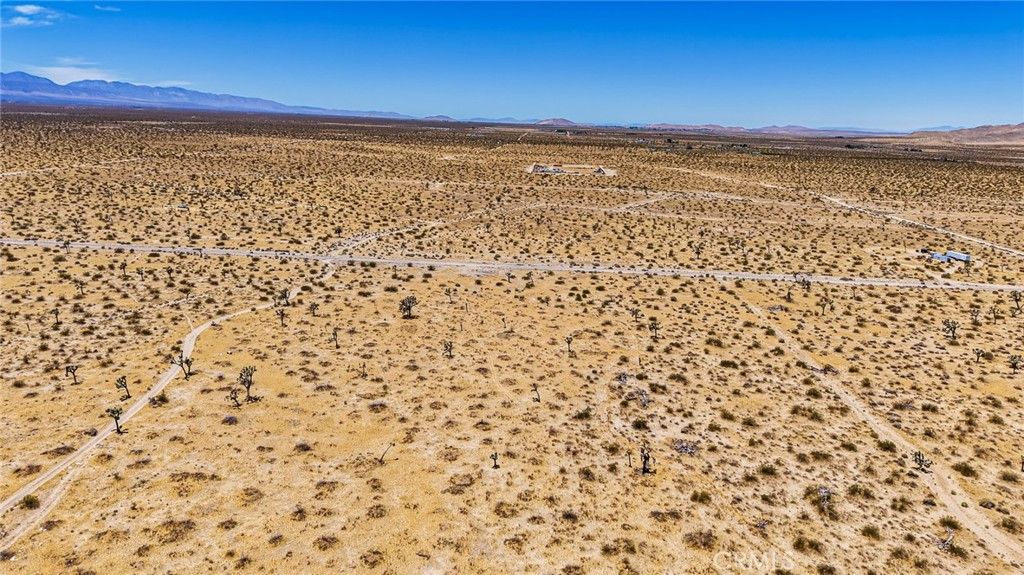 Image 8 of property listing at 18823 Richardson Road, Adelanto, CA 92301