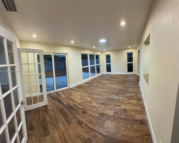 8915 NW 26th Ct, Coral Springs, FL 33065