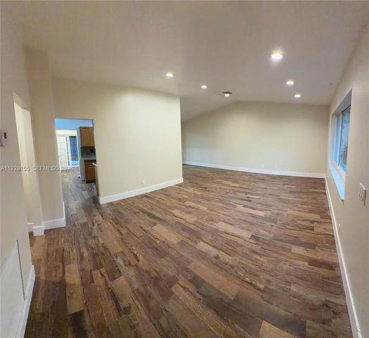 8915 NW 26th Ct, Coral Springs, FL 33065