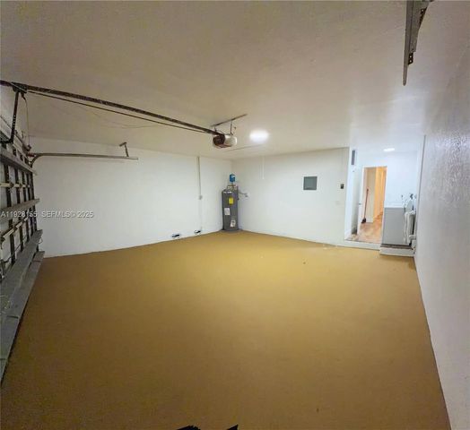 8915 NW 26th Ct, Coral Springs, FL 33065