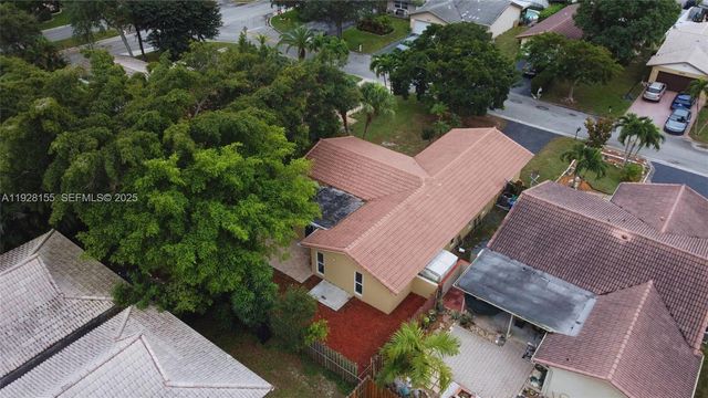 8915 NW 26th Ct, Coral Springs, FL 33065