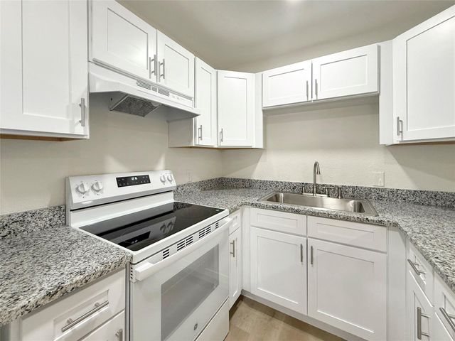 1016 E Walker Street 7, League City, TX 77573