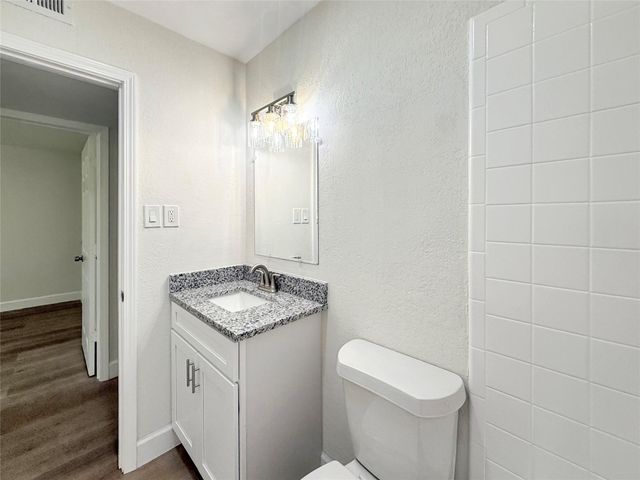 1016 E Walker Street 7, League City, TX 77573