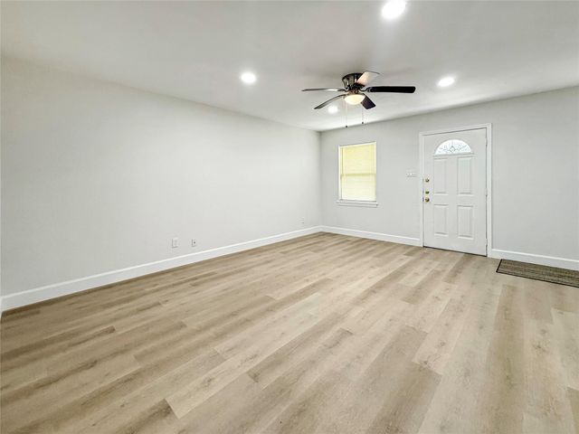 1016 E Walker Street 7, League City, TX 77573