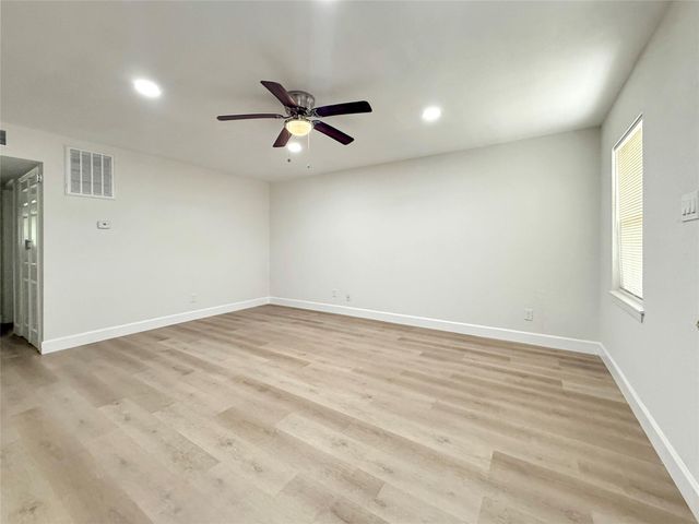 1016 E Walker Street 7, League City, TX 77573