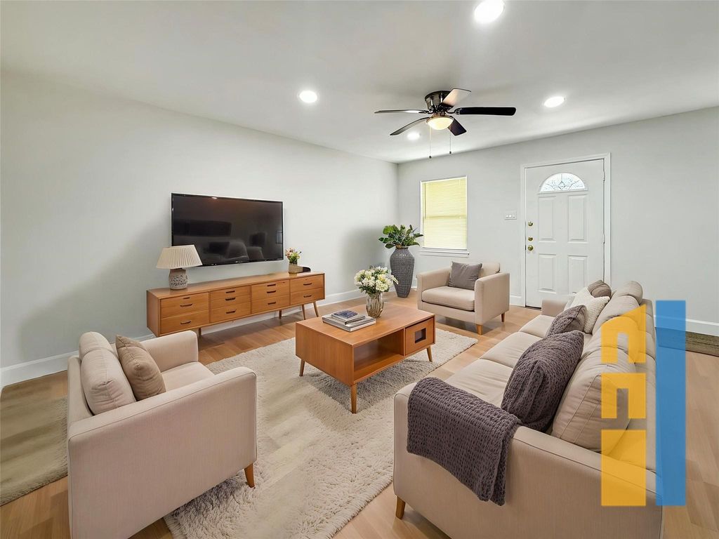 1016 E Walker Street 7, League City, TX 77573