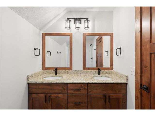 222 Eagle Ridge Drive, Roberts, WI 54023