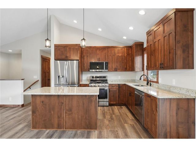 222 Eagle Ridge Drive, Roberts, WI 54023