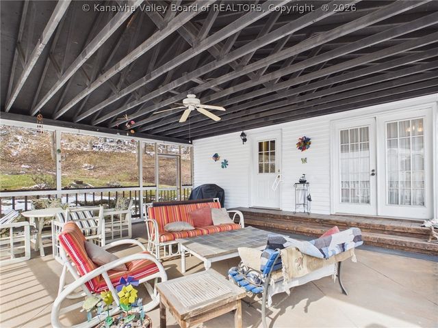 1200 Henry Road, South Charleston, WV 25303