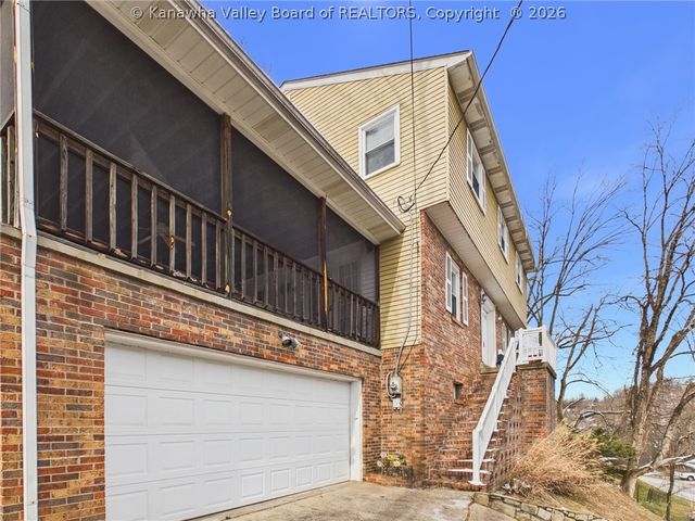 1200 Henry Road, South Charleston, WV 25303