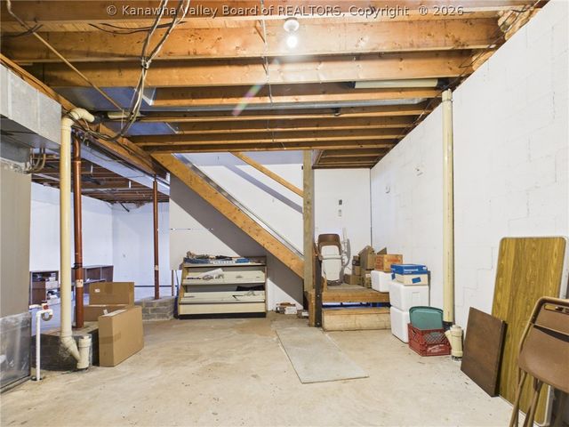 1200 Henry Road, South Charleston, WV 25303