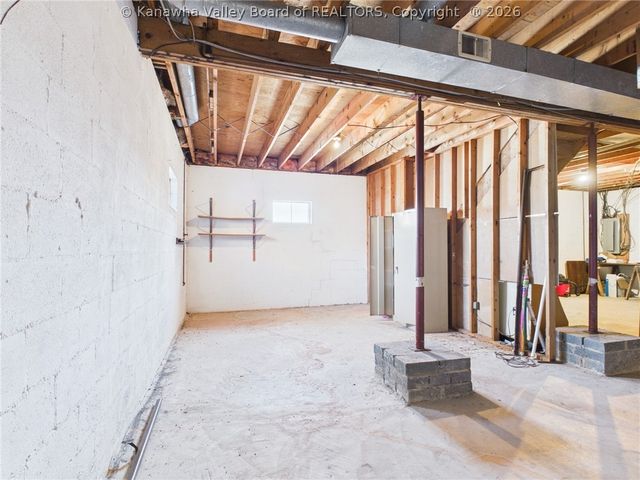 1200 Henry Road, South Charleston, WV 25303