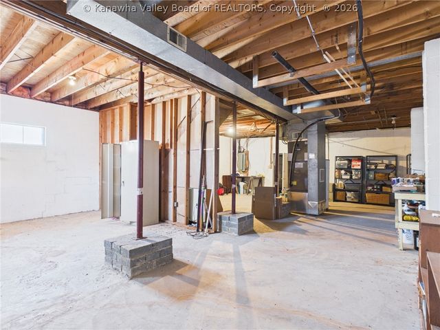 1200 Henry Road, South Charleston, WV 25303