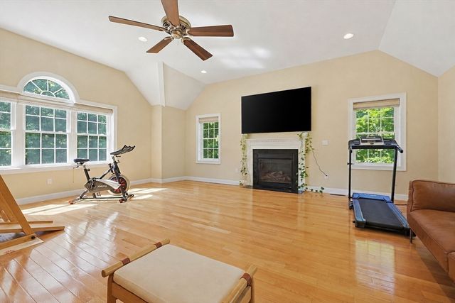 5 Courtney Ln, Andover, MA 01810