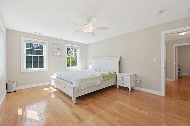 5 Courtney Ln, Andover, MA 01810