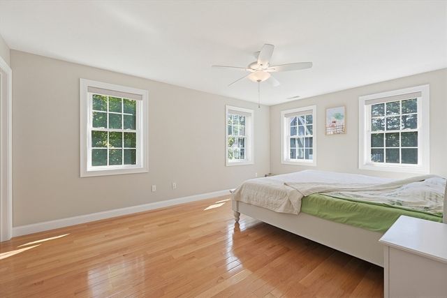 5 Courtney Ln, Andover, MA 01810