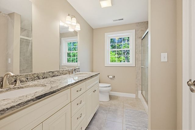 5 Courtney Ln, Andover, MA 01810