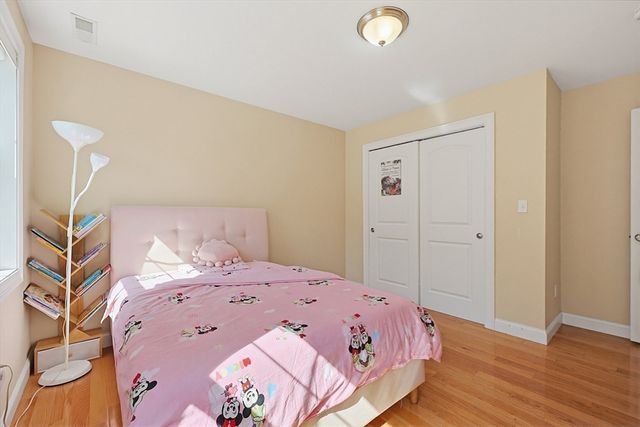 5 Courtney Ln, Andover, MA 01810