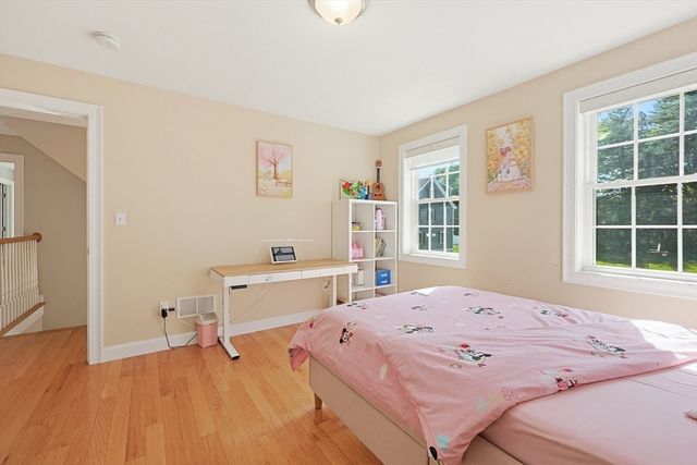 5 Courtney Ln, Andover, MA 01810
