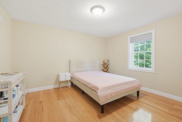 5 Courtney Ln, Andover, MA 01810