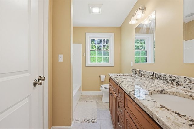 5 Courtney Ln, Andover, MA 01810