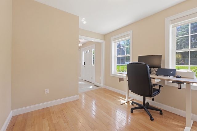 5 Courtney Ln, Andover, MA 01810