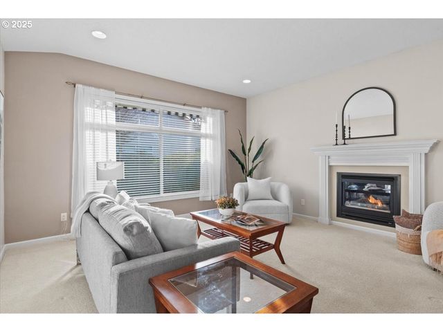 374 CIMARRON Ct Se, Salem, OR 97306