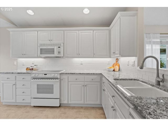 374 CIMARRON Ct Se, Salem, OR 97306