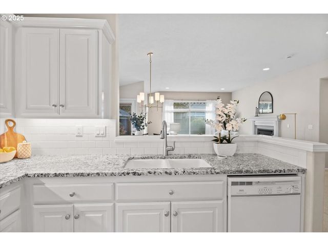 374 CIMARRON Ct Se, Salem, OR 97306