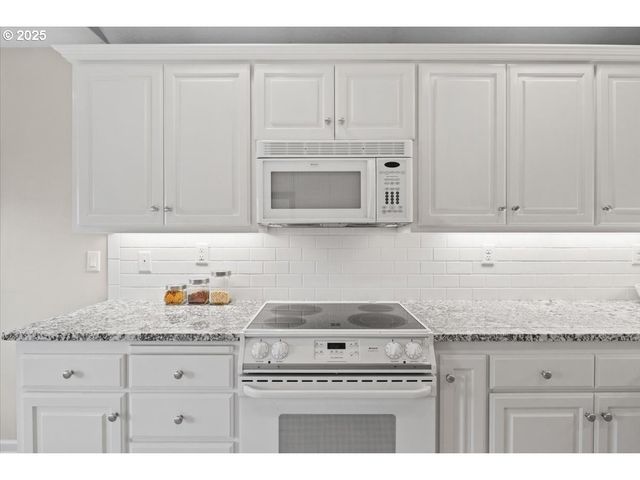 374 CIMARRON Ct Se, Salem, OR 97306