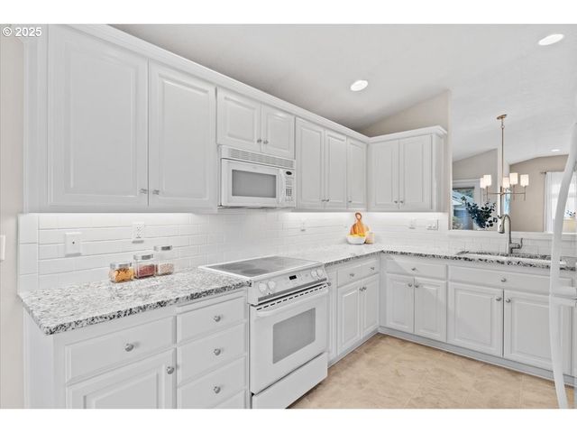 374 CIMARRON Ct Se, Salem, OR 97306