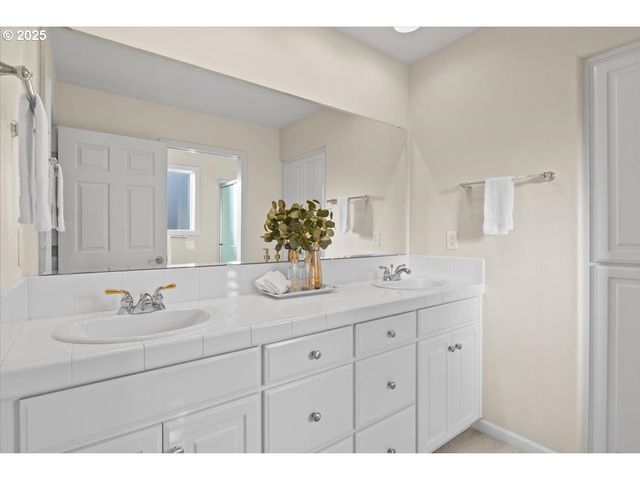 374 CIMARRON Ct Se, Salem, OR 97306