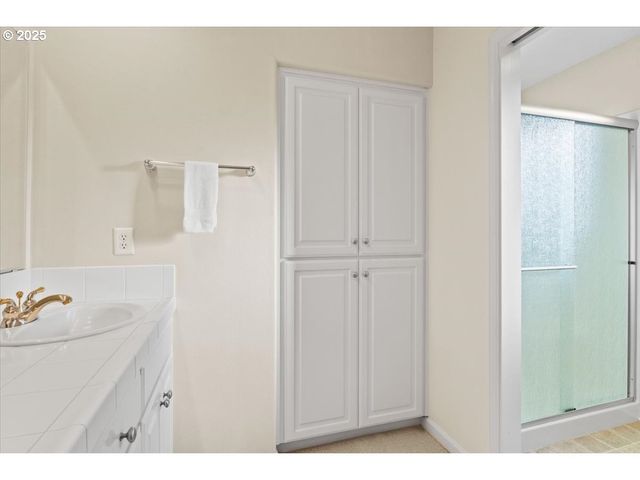 374 CIMARRON Ct Se, Salem, OR 97306