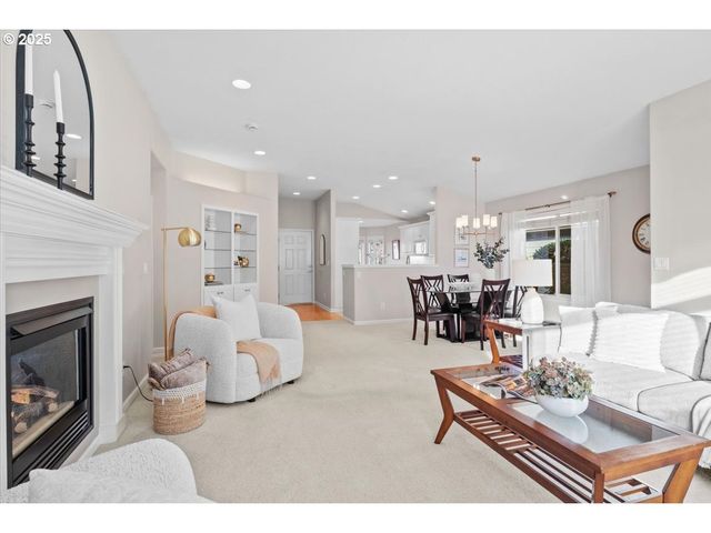 374 CIMARRON Ct Se, Salem, OR 97306