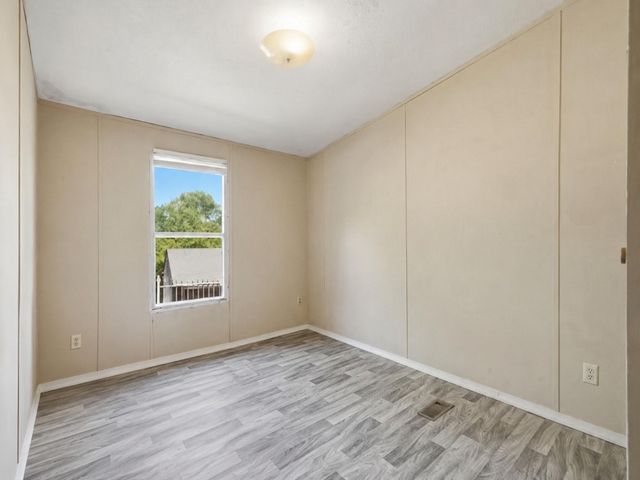 910 County Road 3556, Cleveland, TX 77327