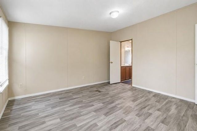 910 County Road 3556, Cleveland, TX 77327