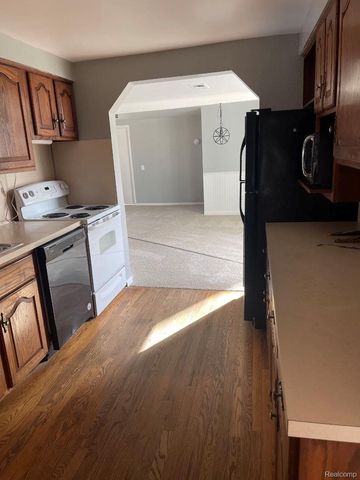 8285 Pilgrim, Washington Township, MI 48094