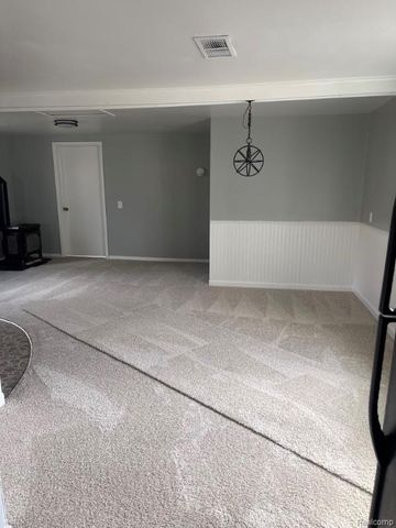 8285 Pilgrim, Washington Township, MI 48094