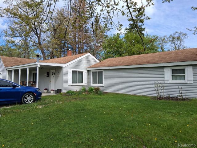 8285 Pilgrim, Washington Township, MI 48094